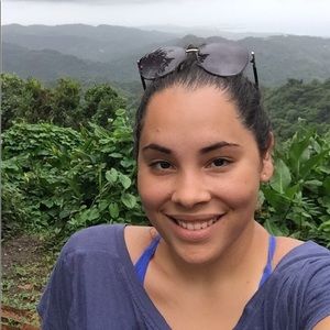 Meet your Posher, Yolanda